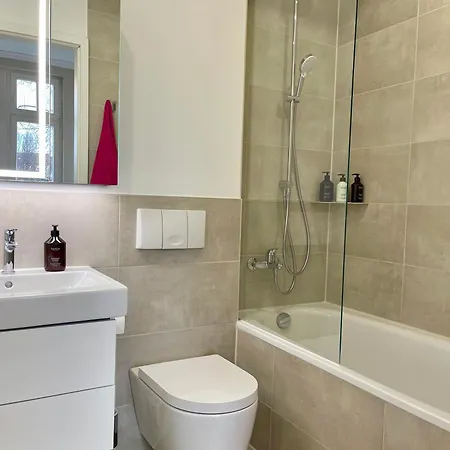 Traber 1 Sz Balkon 2 Baeder Suedvorstadt Apartment *