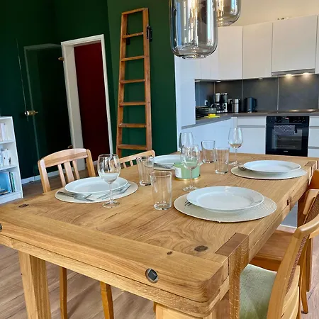 Traber 1 Sz Balkon 2 Baeder Suedvorstadt Apartment Leipzig