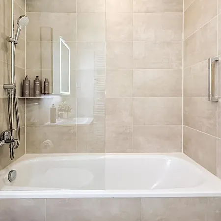 Traber 2 Sz Balkon 2 Badezimmer Suedvorstadt Лейпциг